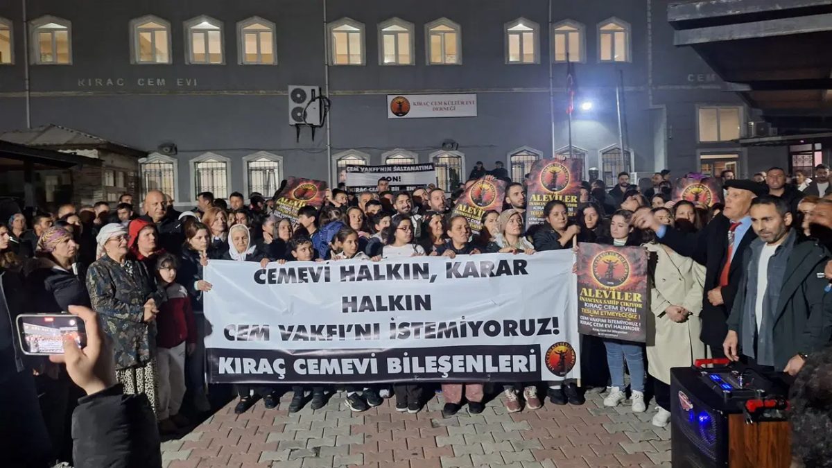 Esenyurt Kıraç Cemevi'nde tahliye gerginliği devam ediyor