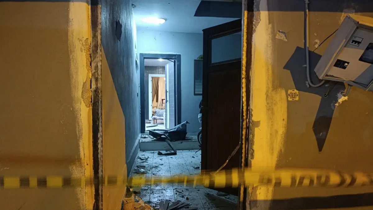 Yüreğir'de patlayıcı atılan evin sahibi can güvenliği istiyor