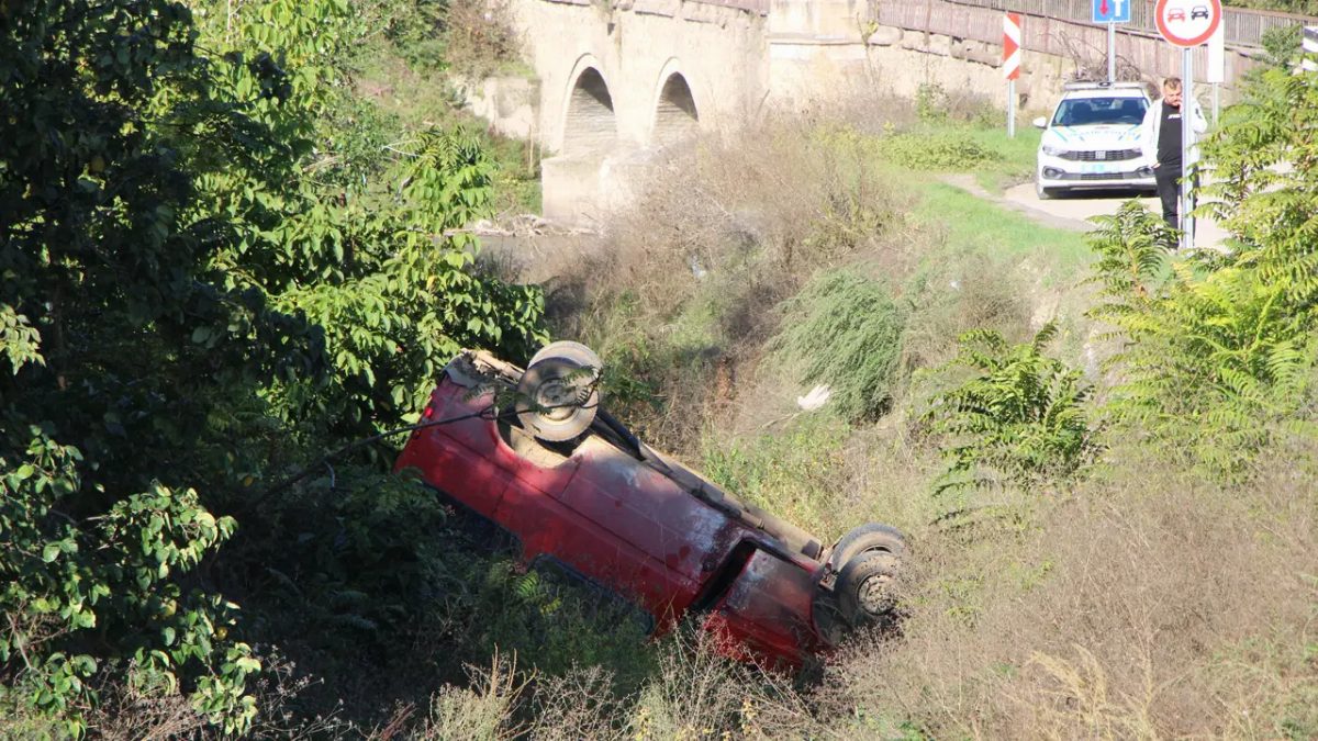 Amasya'da Minibüs Dereye Uçtu, 9 Kişi Yaralandı