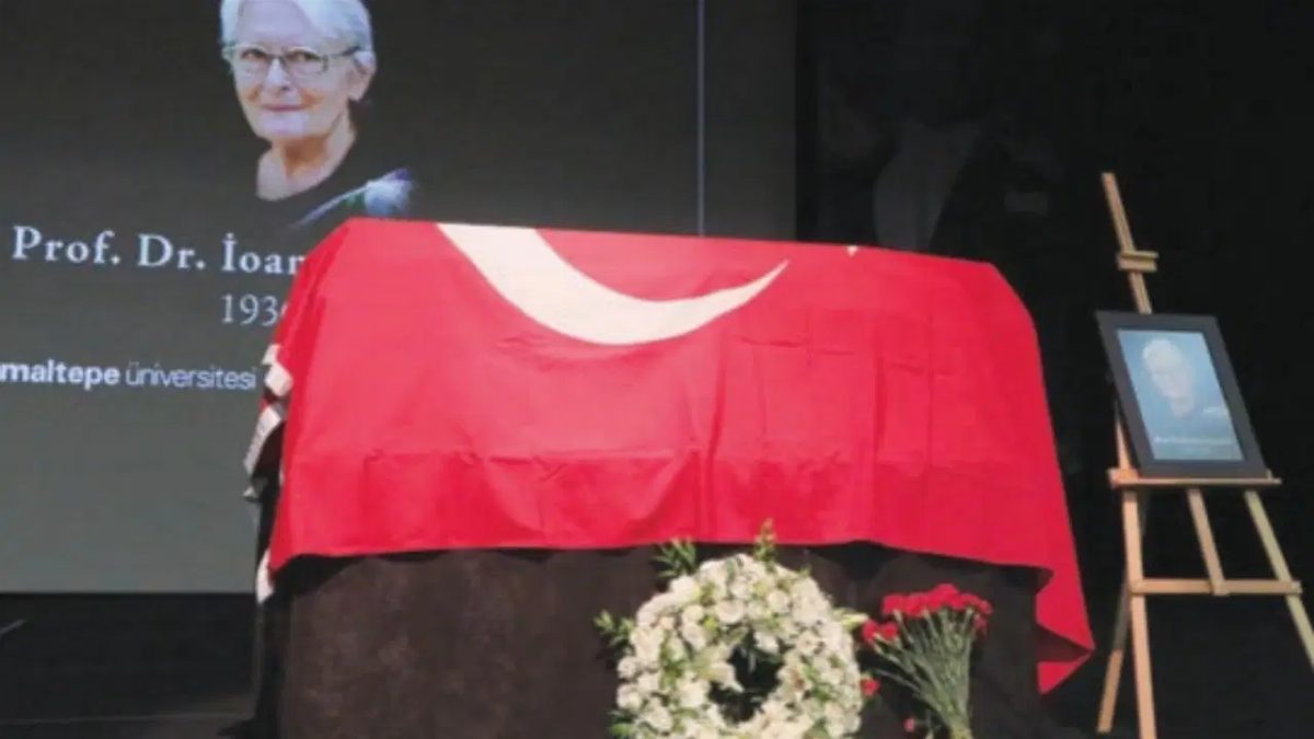 İoanna Kuçuradi Maltepe'de Son Yolculuğuna Uğurlandı