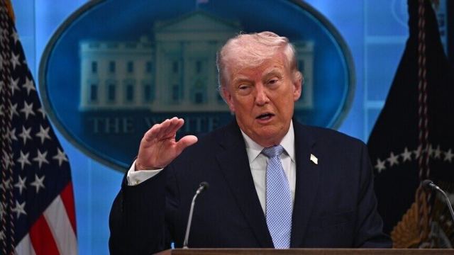 Trump, Fransa'daki Olayları 'Devrim' Olarak Nitelendirdi