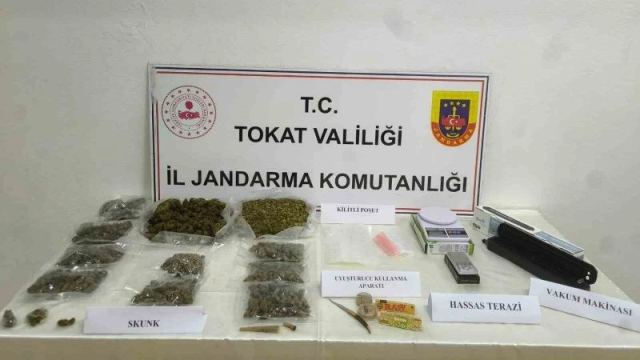 İstanbul'dan Erbaa'ya uyuşturucu sevkiyatına jandarma operasyonu