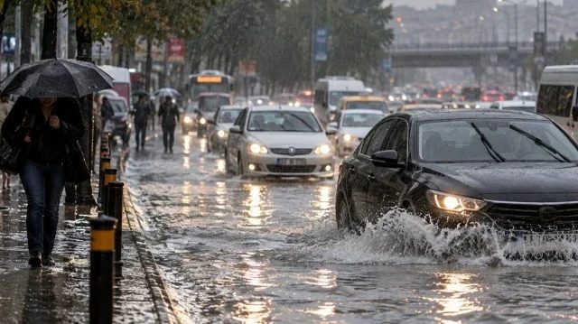 İstanbul'da Meteoroloji ve AKOM'dan yağış uyarısı