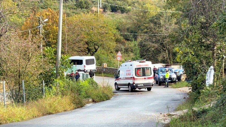 İstanbul-Kocaeli sınırında selde kaybolan 2 kişi için arama sürüyor
