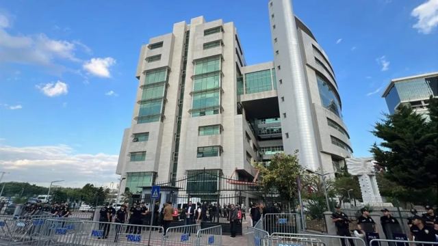 Mersin'de 3 Belediye Başkanı ile 59 Şüpheli Adliyeye Sevk Edildi