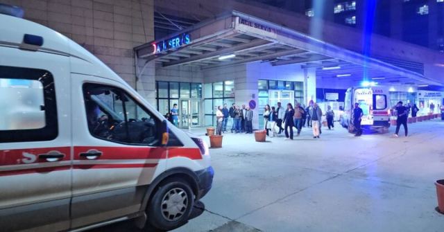 Siirt'te Kayabağlar Beldesinde 88 Kişi Gıda Zehirlenmesi Geçirdi