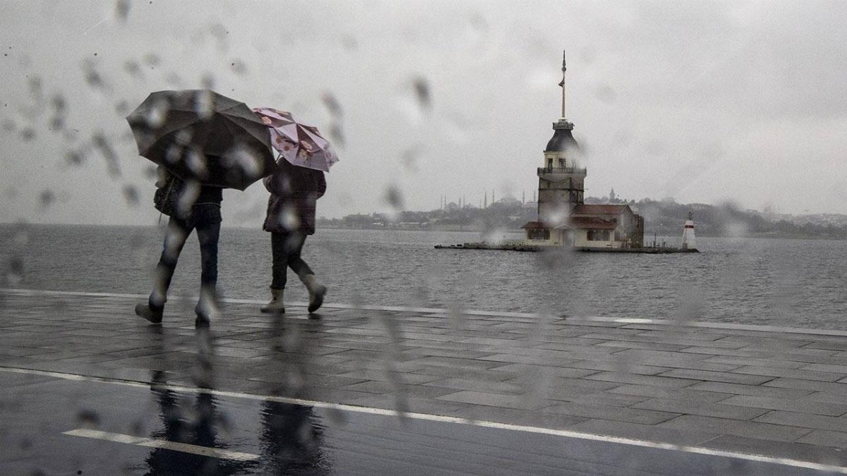 İstanbul Valiliği, Sağanak Nedeniyle Eğitim Faaliyetlerini Durdurdu