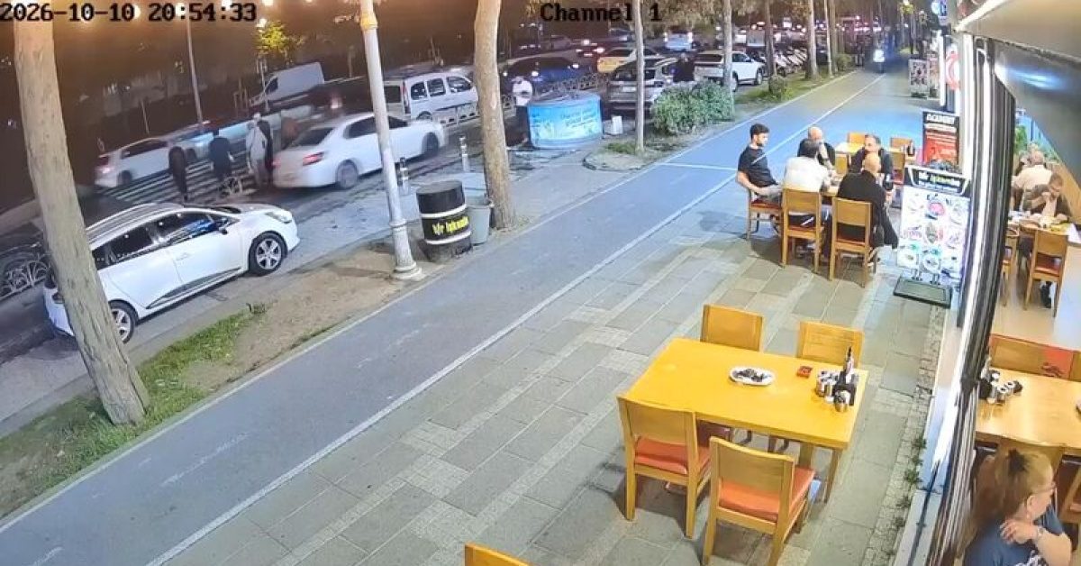 Beylikdüzü'nde Yaya Geçidinde Motosiklet Kazası: 1 Ölü
