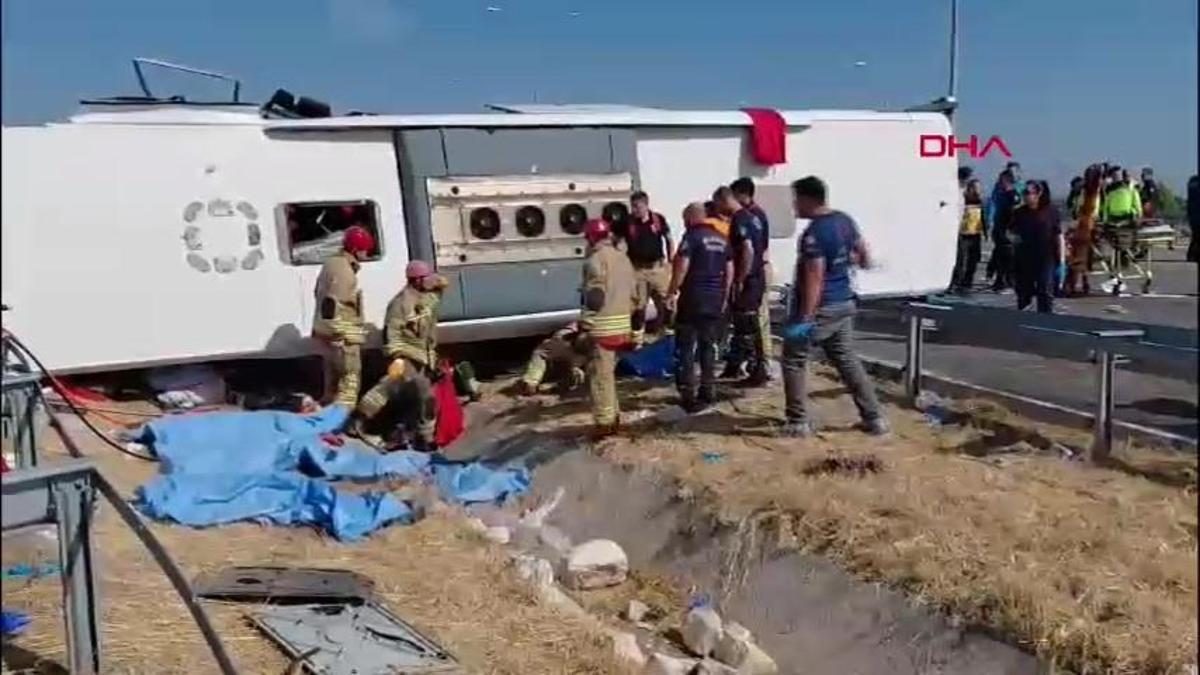 Manisa'da trafik kazası: 11 ölü, 27 yaralı