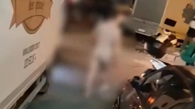 Şirintepe'de Çıplak Adam Markette Müşterilere Saldırdı