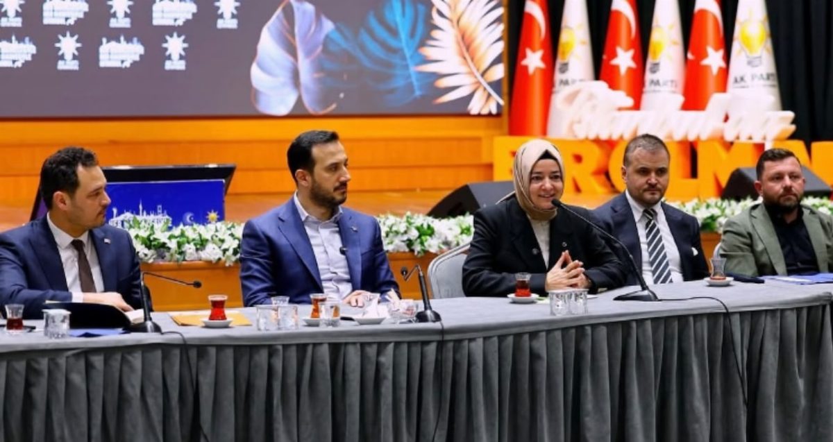 Fatma Betül Sayan Kaya, Erdin Özel'le fotoğrafını sildi
