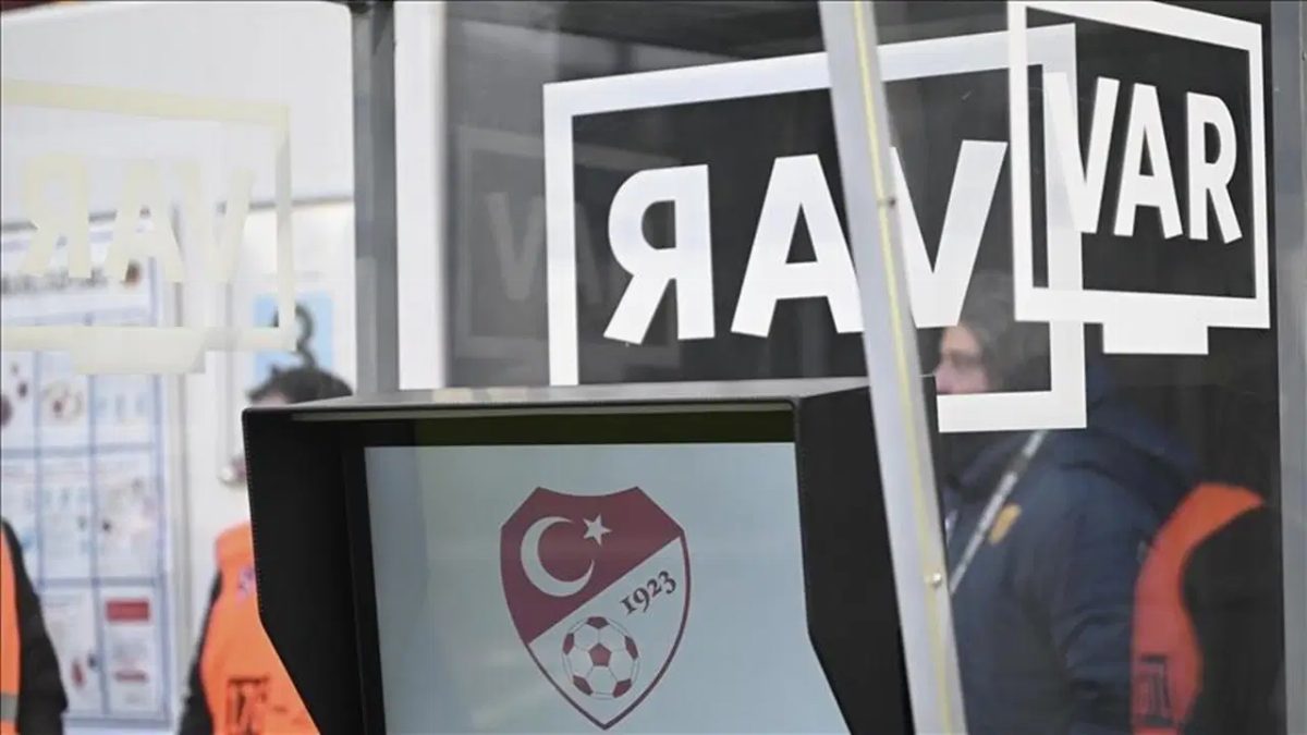 Galatasaray ve Fenerbahçe maçlarının VAR hakemleri belirlendi