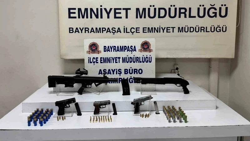 Bayrampaşa'da Evde Silah ve Mühimmat Ele Geçirildi