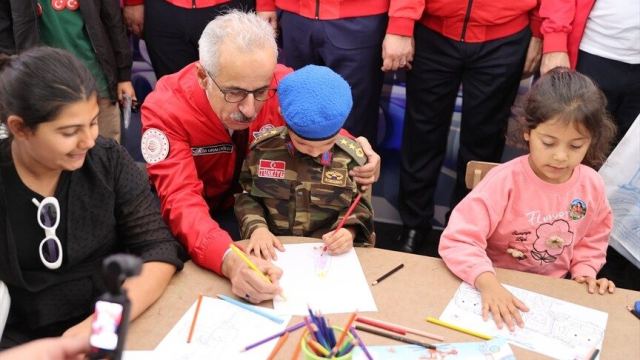 Ulaştırma ve Altyapı Bakanı Uraloğlu, TEKNOFEST'i Ziyaret Etti