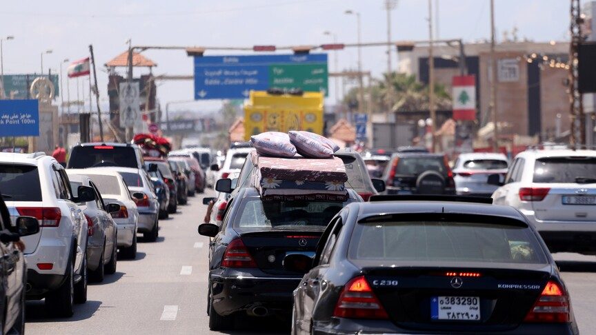 İsrail Savunma Bakanı, Lübnan'dan 200 bin sivili sürgün ettiklerini açıkladı