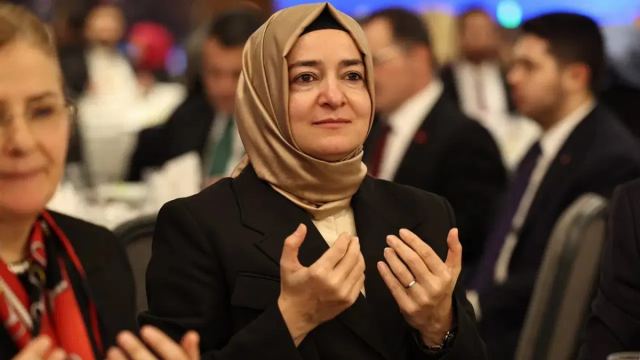 Fatma Betül Sayan Kaya'nın siyaseti ve hekimliği yarım kaldı