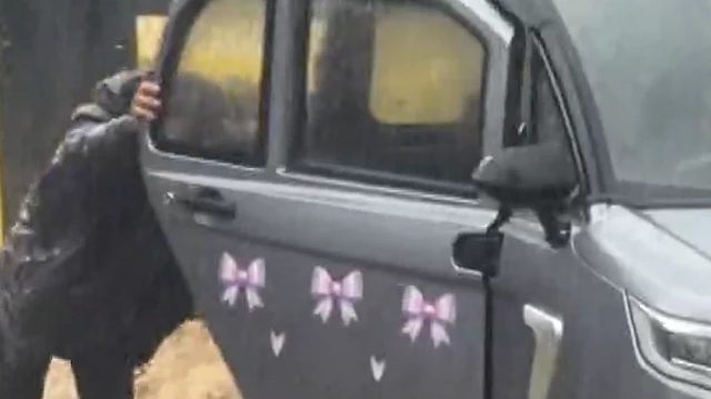 Beykoz'da sağanak yağış yolları göle çevirdi