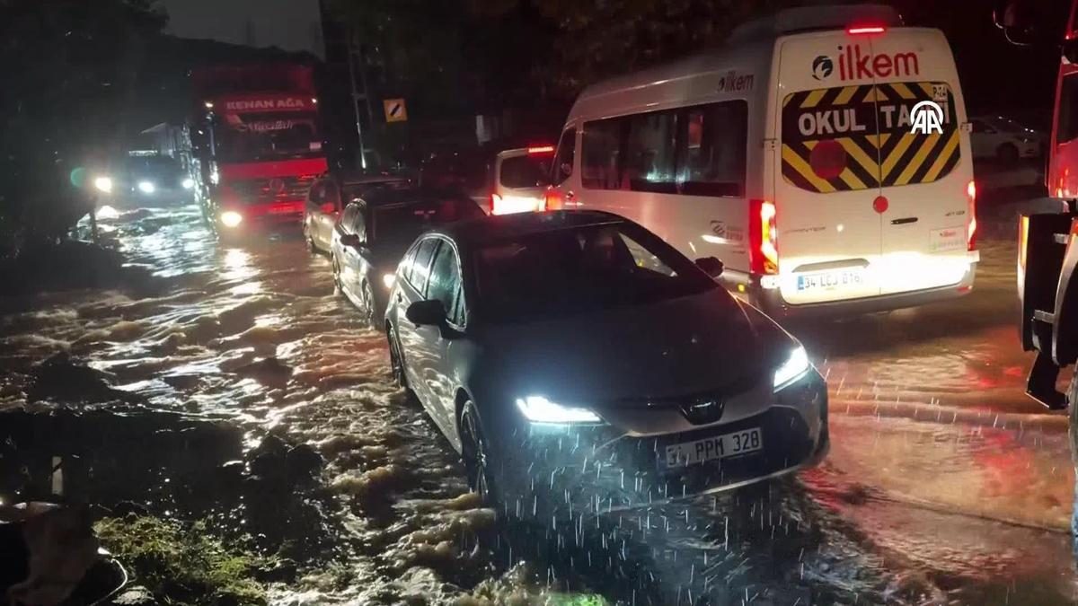 İstanbul'da eğitimde yağmur nedeniyle 1 gün ara verildi