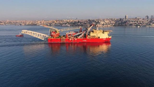 JSD6000 Boru Döşeme Gemisi İstanbul Boğazı'ndan Geçti