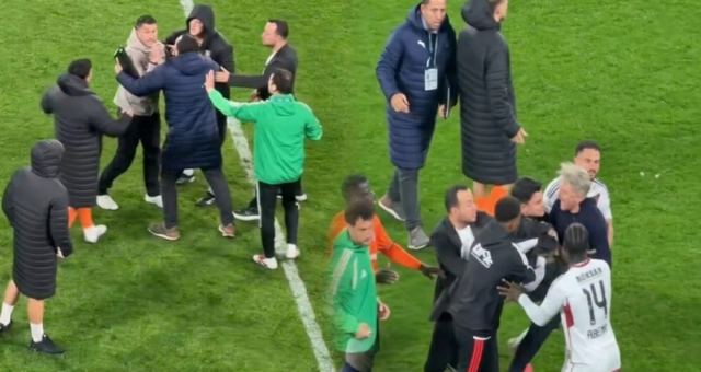 Başakşehir-Gaziantep FK maçında Nuri Şahin ve Orhan Ak tartıştı