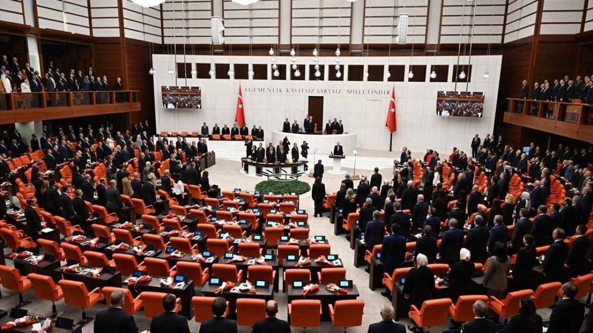 TBMM yeni yasama yılına başlıyor, fon soruşturması ele alınıyor