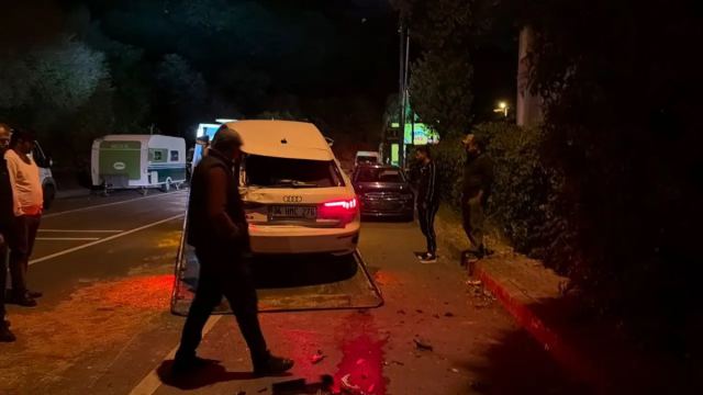 Sarıyer'de otomobil park halindeki 6 araca çarptı
