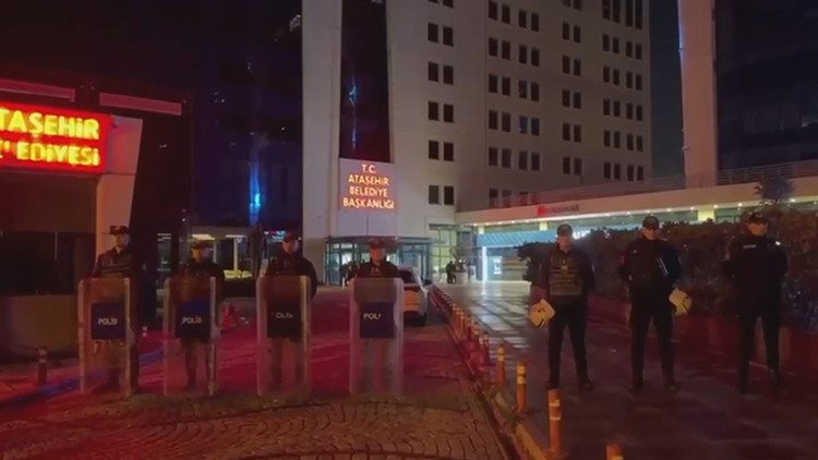 Ataşehir Belediyesi'ne rüşvet operasyonu: 5 kişi tutuklandı