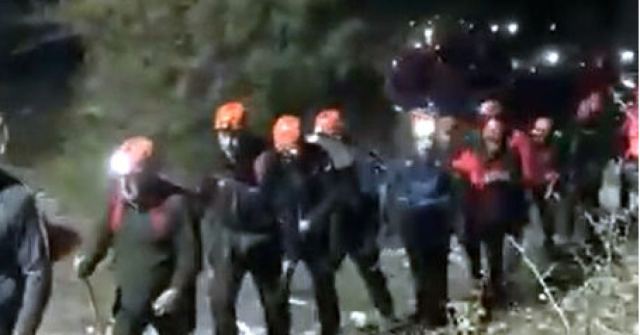 İHH Ekibi, Isparta'da Mahsur Kalan 10 Kişiyi Kurtardı