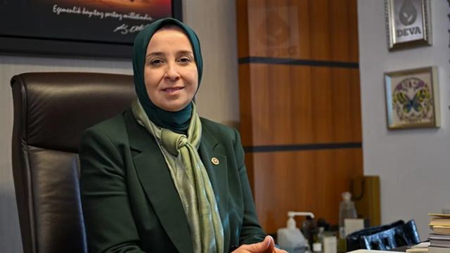 Elif Esen kimdir? Hayatı ve kariyeri hakkında bilgiler