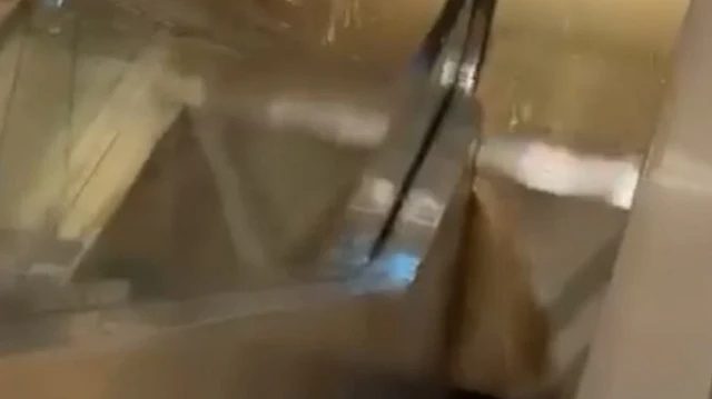 Sarıyer'de sağanak yağış AVM otoparkını su bastı