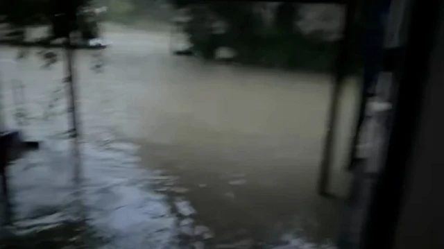 Murat Boz Maslak'taki Stüdyosunda Sel Nedeniyle Mahsur Kaldı