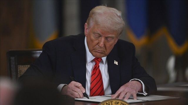 Trump, Rusya'ya Yönelik Yaptırımları Askıya Alan Kararname İmzaladı
