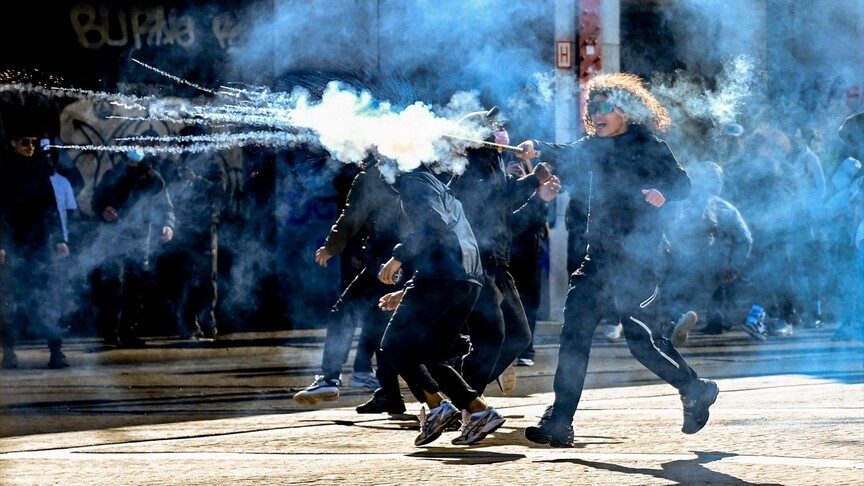 Brüksel'de eğitim reformlarını protesto eden öğrenciler arbede yaşadı