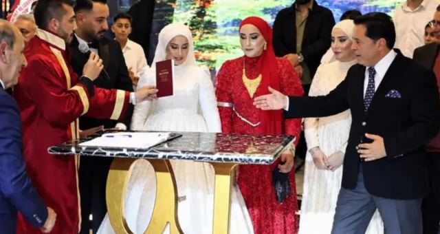 Esenyurt Eski Başkanı Ahmet Özer Düğünde Nikah Memuruyla Tartıştı