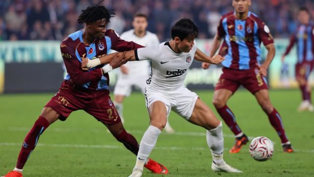 Trabzonspor, Beşiktaş'ı 2-0 Mağlup Etti