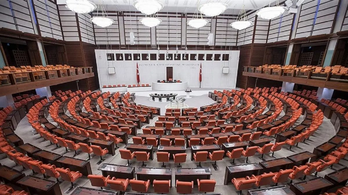 TBMM'de Sandalye Dağılımı Değişti: Partilerin Milletvekili Sayıları
