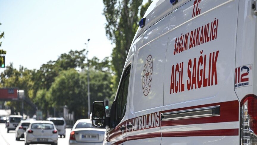 Başakşehir'deki Ortaokulda Kavga: 8 Öğrenci Yaralandı