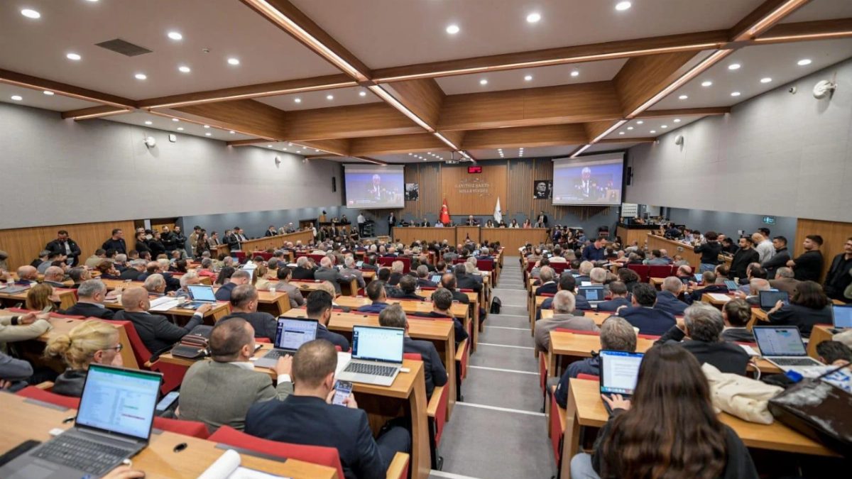 İzmir Büyükşehir'de YENİ Parti'den Başkan Vekilleri Seçildi