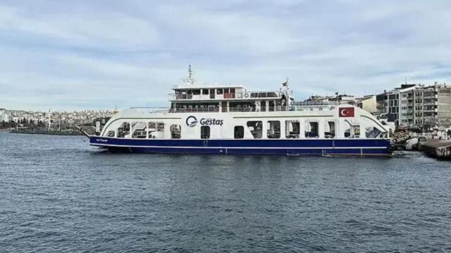 Feribot seferleri fırtına nedeniyle iptal edildi
