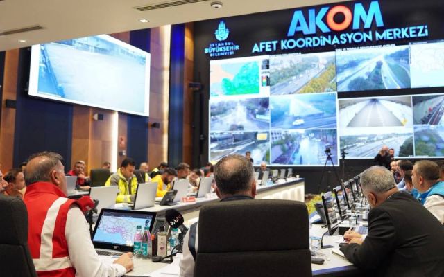 İstanbul'da sel baskınları: İki kişi hayatını kaybetti, 595 kişi mahsur kaldı