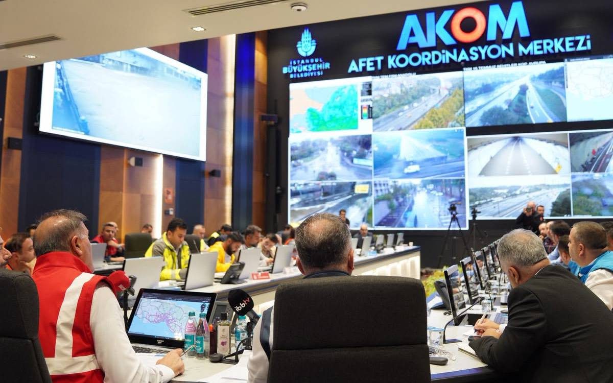 İstanbul'da sel baskınları: İki kişi hayatını kaybetti, 595 kişi mahsur kaldı