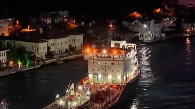 İstanbul Boğazı’nda Kimyasal Madde Taşıyan Tanker Demirletildi