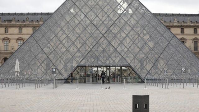 Louvre Müzesi onarılmazsa halka kapılarını kapatacak