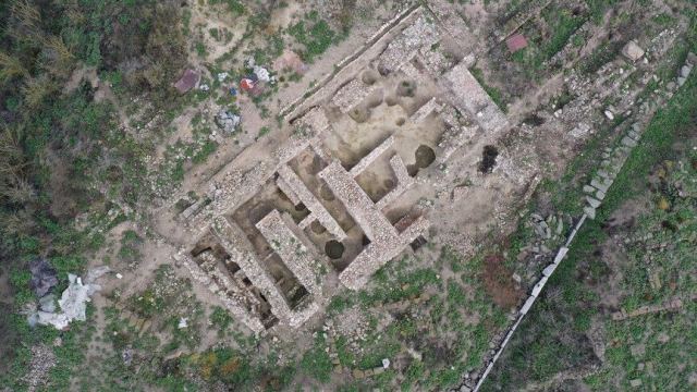 Daskyleion Antik Kenti'nde 2 bin 600 yıllık tohumlar bulundu
