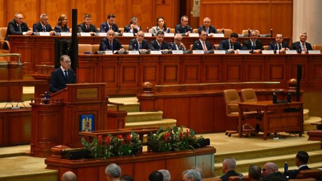 Romanya'da Niculescu liderliğindeki yeni hükümet güvenoyu aldı