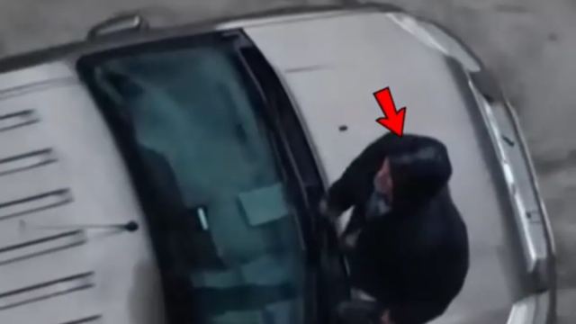 İstanbul Sarıyer'de sağanak yağış yolları göle çevirdi