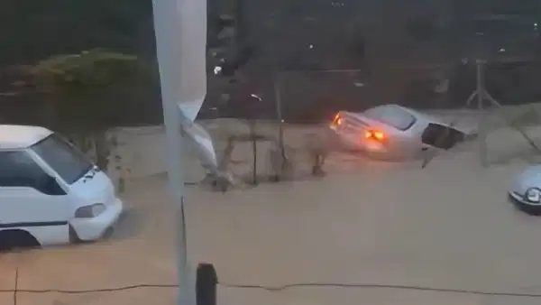 Sarıyer'de sel felaketi: Arama çalışmaları devam ediyor