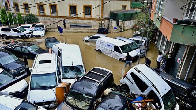 İstanbul'da Mega El Nino nedeniyle sel felaketi yaşandı