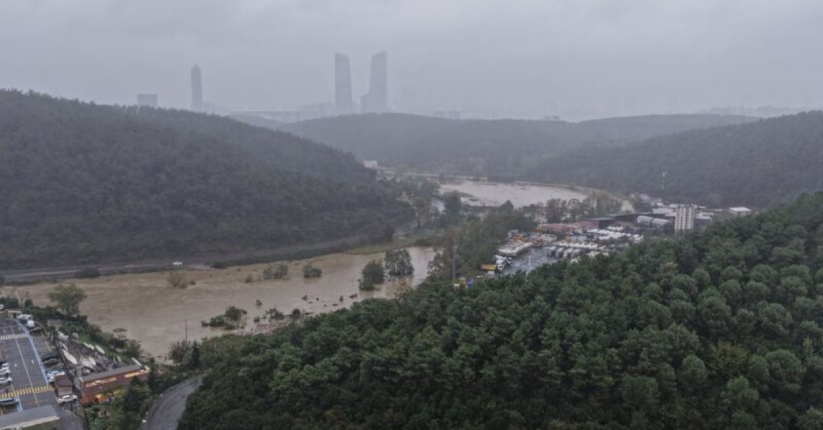 İstanbul'da Şiddetli Yağış Felaketinin Görüntüleri Ortaya Çıktı